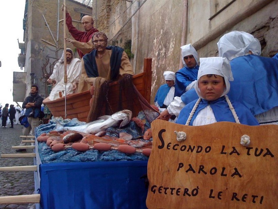 Processione Procida - Campania