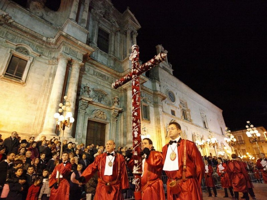 Processione Sulmona - Abruzzo Processione Sulmona - Abruzzo