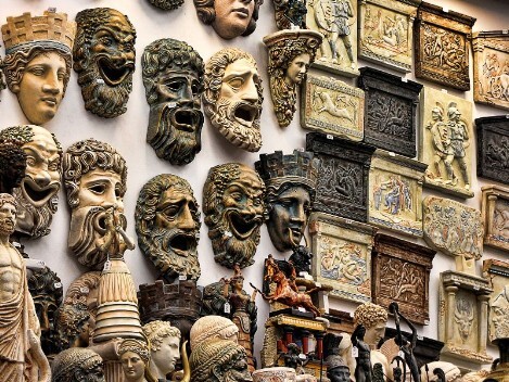 Shopping e divertimento - Riviera dei Ciclopi